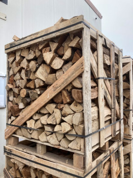 Preview: Hartholz in 33 cm Holzlänge, kammergetrocknet mit Einwegbox (1 RM / 1,6 SRM) - Standard Qualität